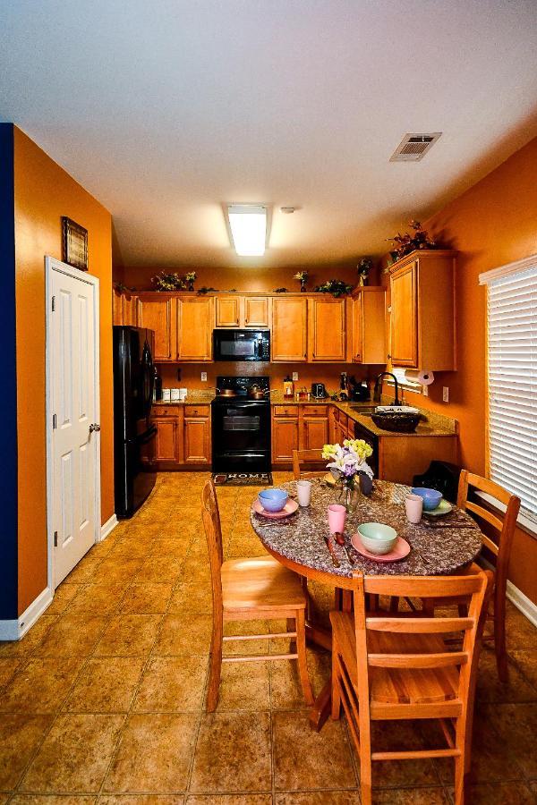 4 - Bed Home With Cali King Bed, 12 Mins To Dtwn Atlanta Ngoại thất bức ảnh