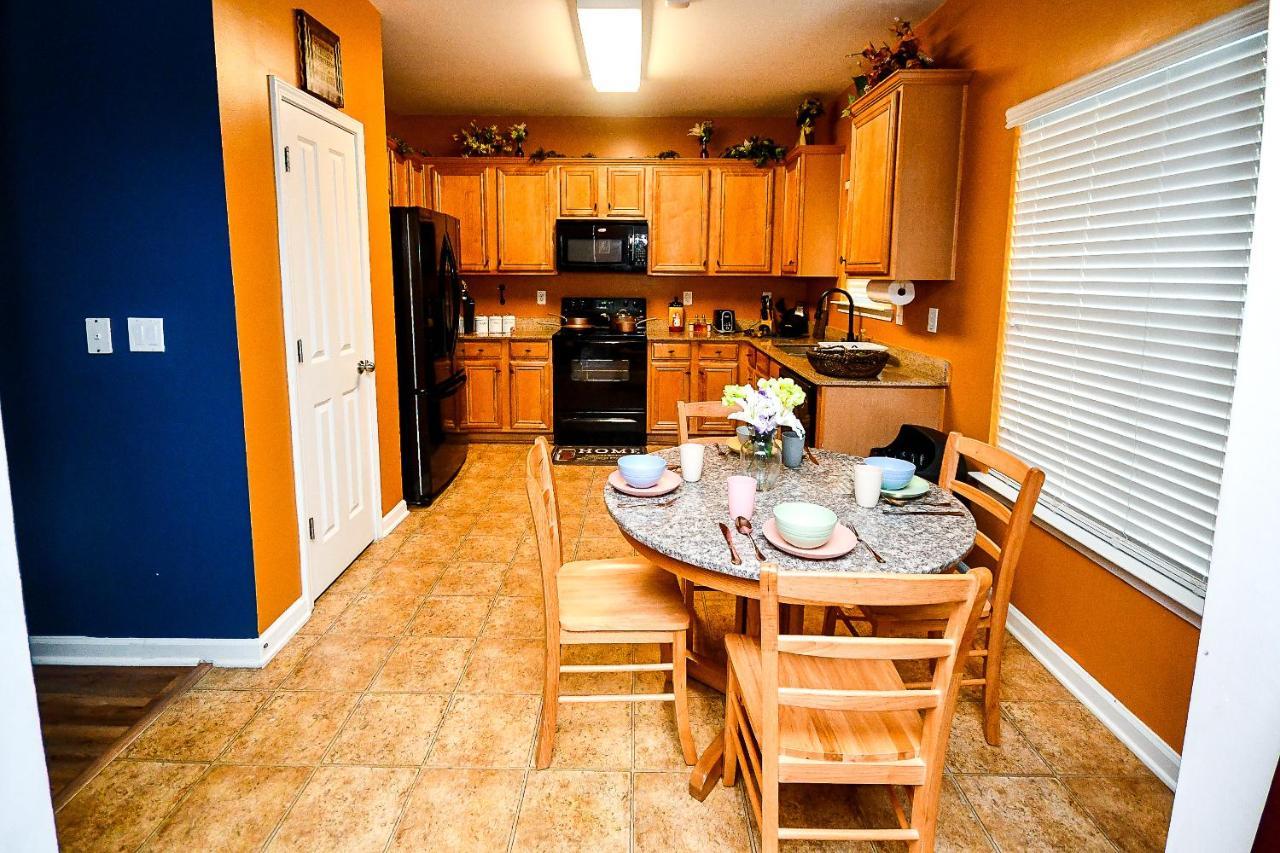 4 - Bed Home With Cali King Bed, 12 Mins To Dtwn Atlanta Ngoại thất bức ảnh