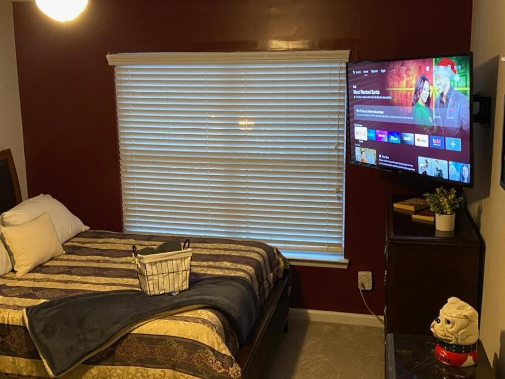 4 - Bed Home With Cali King Bed, 12 Mins To Dtwn Atlanta Ngoại thất bức ảnh